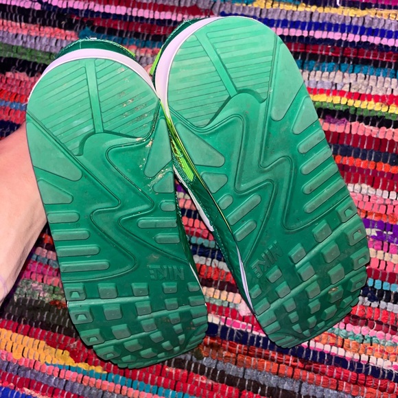Saint Pattys day Air Maxes size10.5 color green - Picture 7 of 9